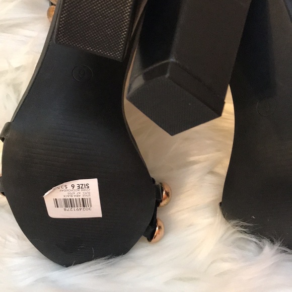 CHARLOTTE RUSSE HEELS - Picture 4 of 4